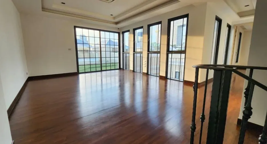 Haus zum Kauf mit 5 Zimmer in Chatuchak, Bangkok
