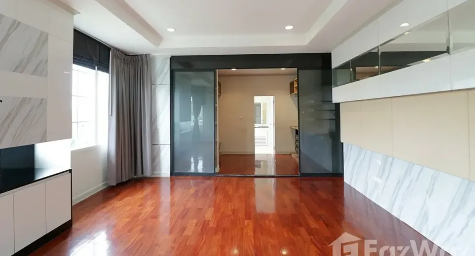 For sale 5 bedrooms house in Prawet, Bangkok