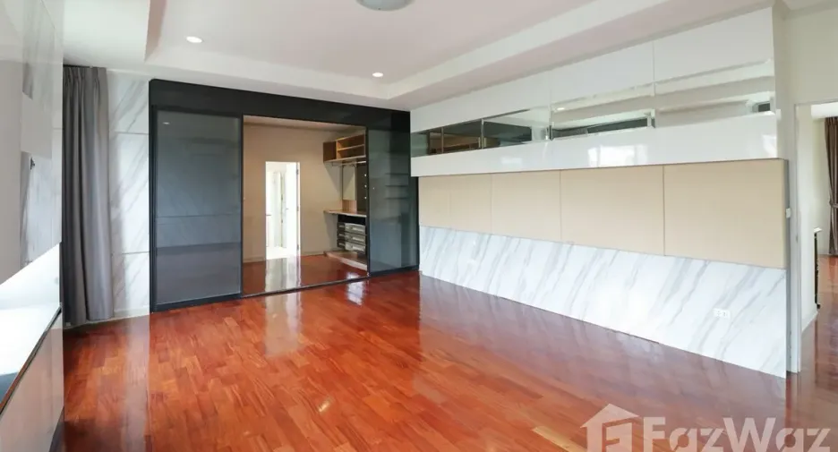 For sale 5 bedrooms house in Prawet, Bangkok