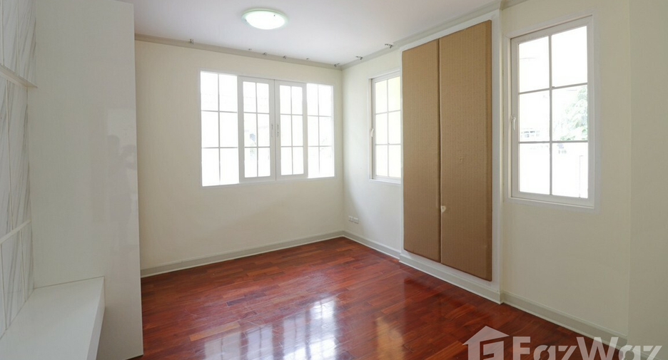 For sale 5 bedrooms house in Prawet, Bangkok