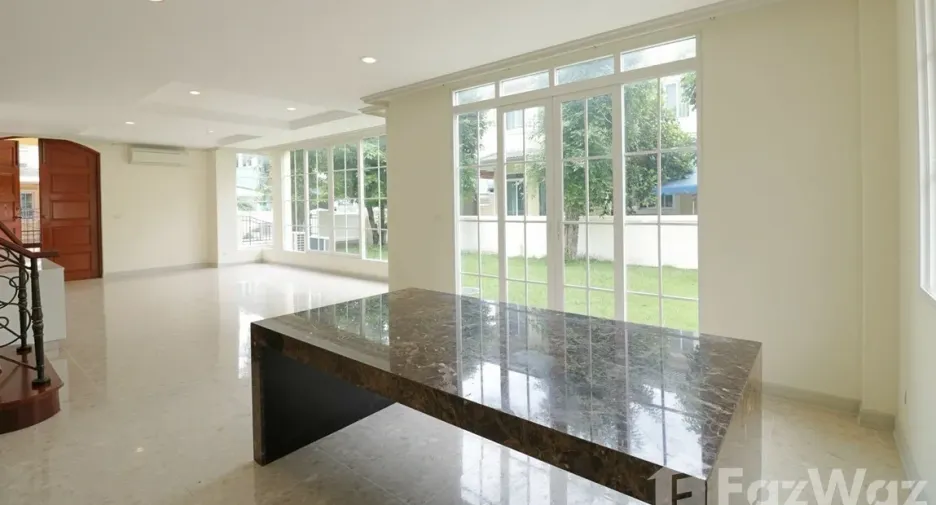 For sale 5 bedrooms house in Prawet, Bangkok