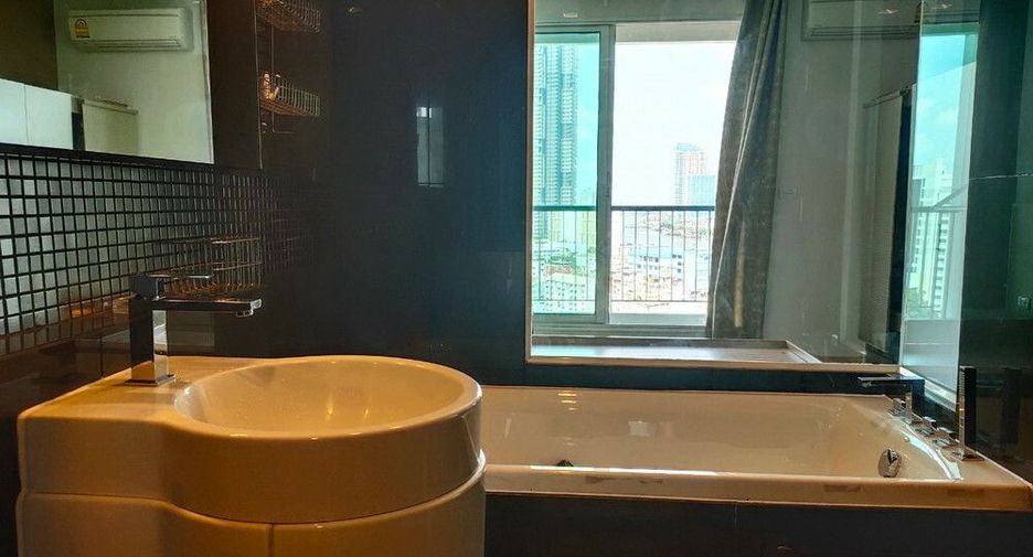 For sale 1 bed condo in Sathon, Bangkok