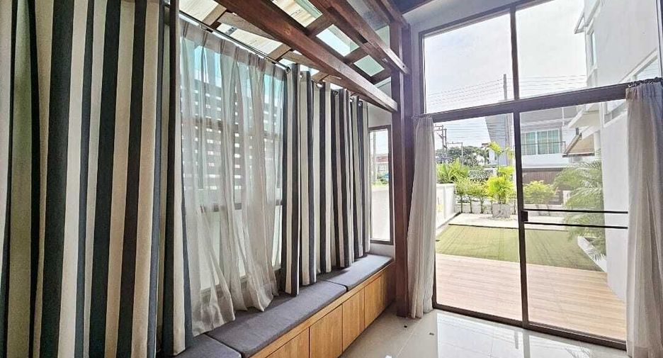 Casa en alquiler de 3 habitaciones en Mueang Phuket, Phuket