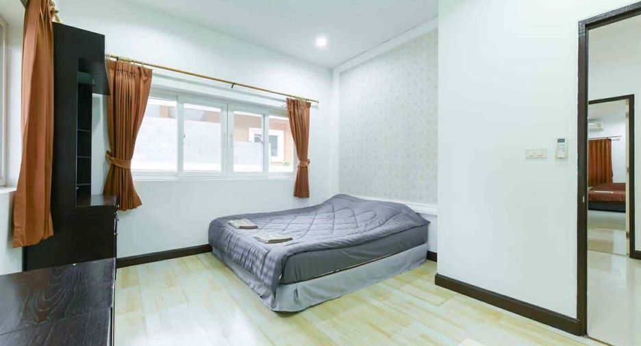 Casa en alquiler de 3 habitaciones en Bang Lamung, Chonburi