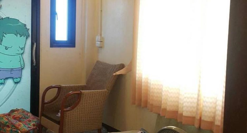 For sale 2 bedrooms townhouse in Mueang Surat Thani, Surat Thani