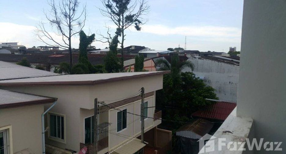 For sale 2 bedrooms townhouse in Mueang Surat Thani, Surat Thani