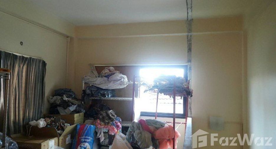 For sale 2 bedrooms townhouse in Mueang Surat Thani, Surat Thani