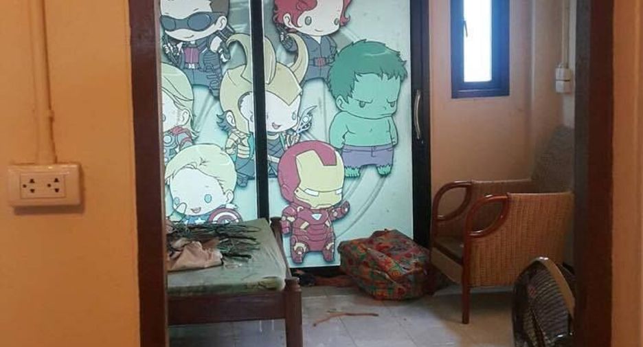 For sale 2 bedrooms townhouse in Mueang Surat Thani, Surat Thani