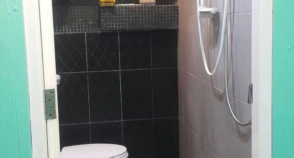 For sale 2 bedrooms townhouse in Mueang Surat Thani, Surat Thani