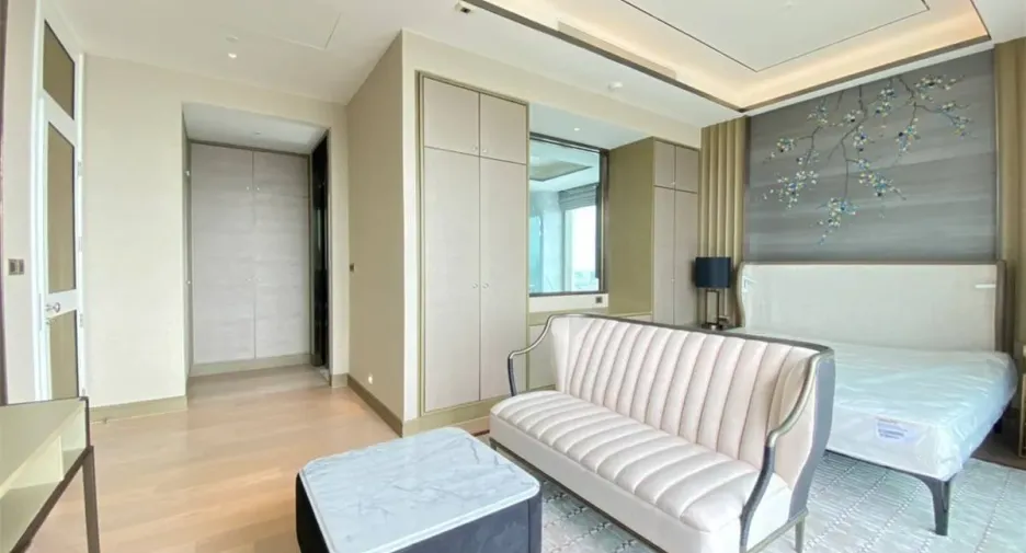 For sale 3 bedrooms condo in Khlong San, Bangkok