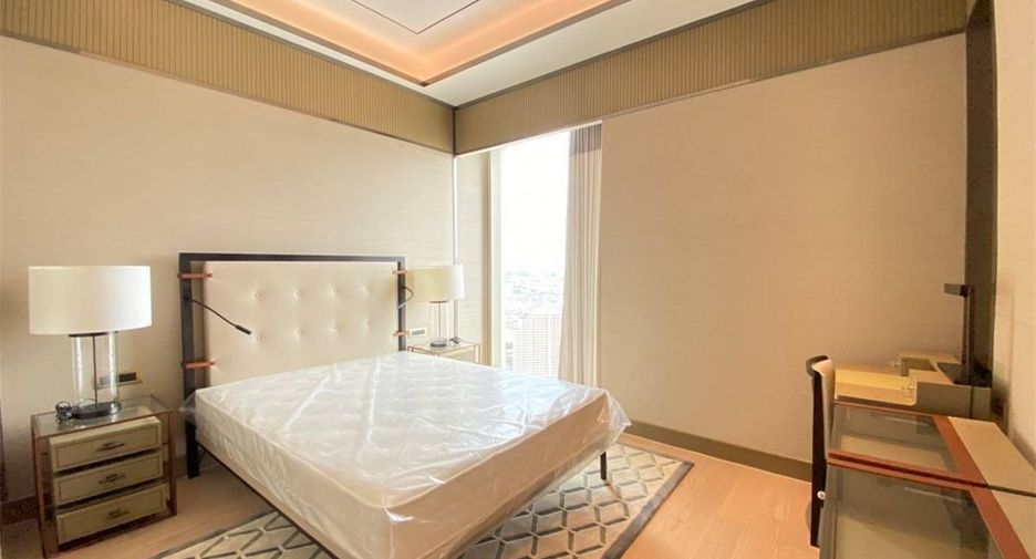For sale 3 bedrooms condo in Khlong San, Bangkok