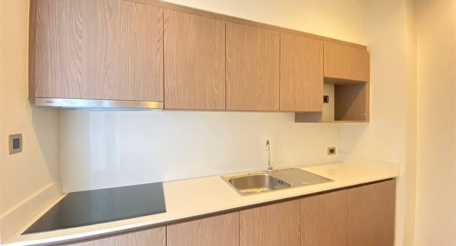 For sale 3 bedrooms condo in Khlong San, Bangkok