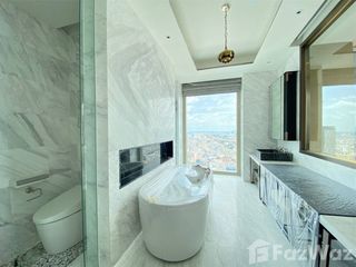 For sale 3 ベッドルーム condo in Khlong San, Bangkok