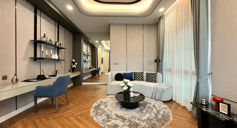 For sale 5 bedrooms townhouse in Lat Krabang, Bangkok