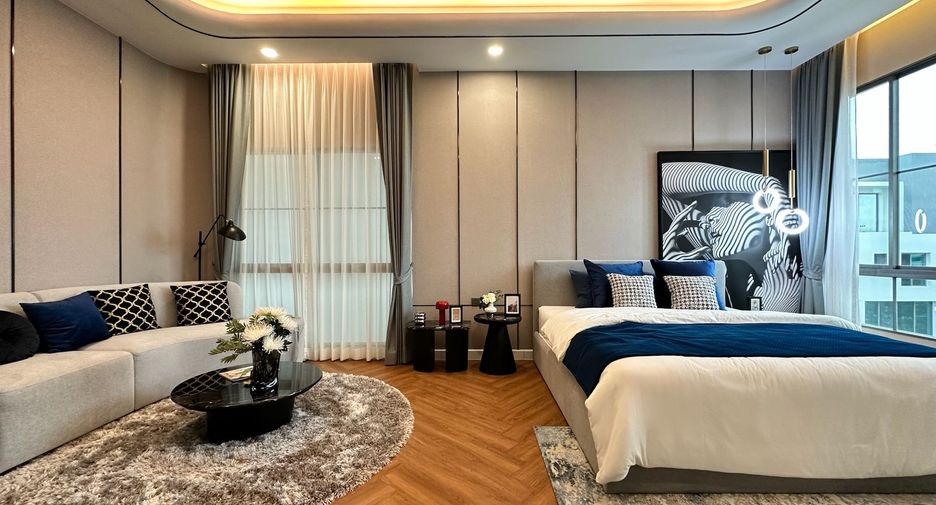 For sale 5 bedrooms townhouse in Lat Krabang, Bangkok