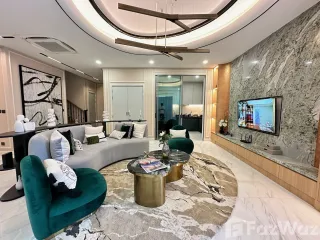 出售 5 卧室 联排别墅 在 Lat Krabang, 曼谷
