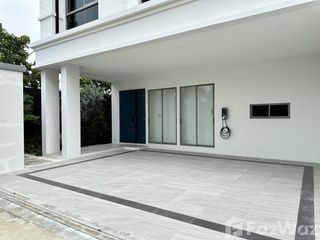 出售 5 卧室 联排别墅 在 Lat Krabang, 曼谷