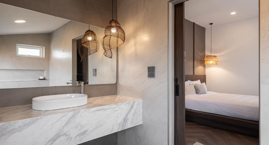 À vendre et à louer 4 chambres villa à Huay Yai, Pattaya