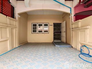 Casa adosada en alquiler de 4 habitaciones en Krathum Baen, Samut Sakhon