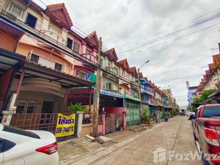 Casa adosada en alquiler de 4 habitaciones en Krathum Baen, Samut Sakhon