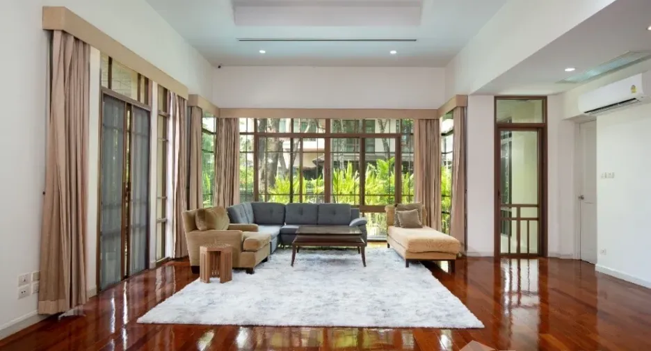 For sale and for rent 4 bedrooms house in Watthana, Bangkok