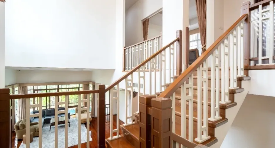For sale and for rent 4 bedrooms house in Watthana, Bangkok