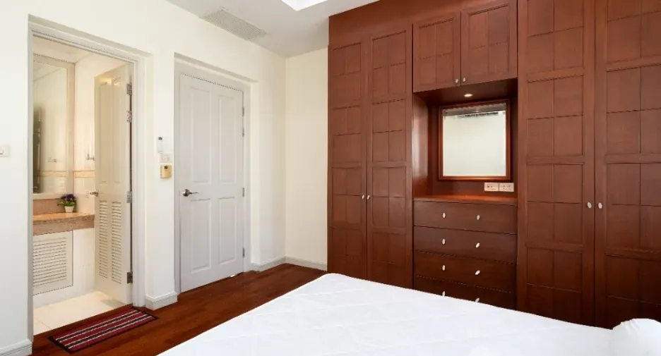For sale and for rent 4 bedrooms house in Watthana, Bangkok