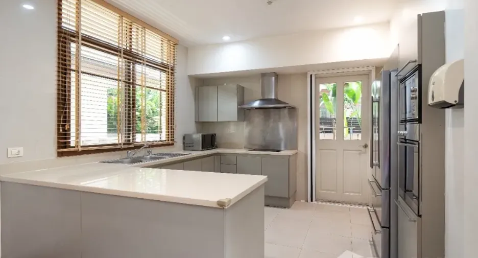 For sale and for rent 4 bedrooms house in Watthana, Bangkok