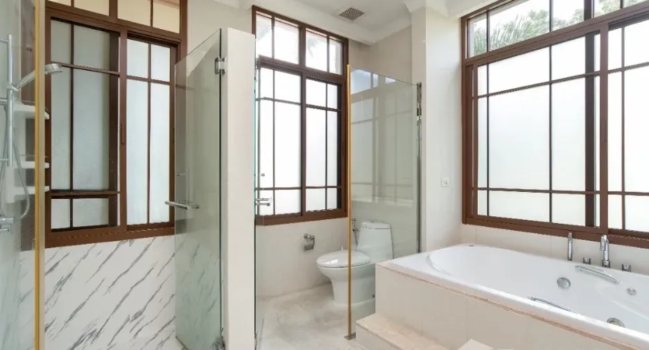 For sale and for rent 4 bedrooms house in Watthana, Bangkok
