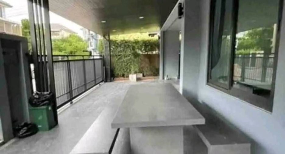 For sale 6 bedrooms house in Suan Luang, Bangkok