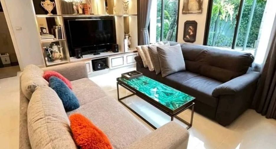 For sale 6 bedrooms house in Suan Luang, Bangkok