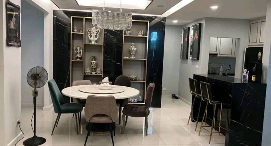 For sale 6 bedrooms house in Suan Luang, Bangkok