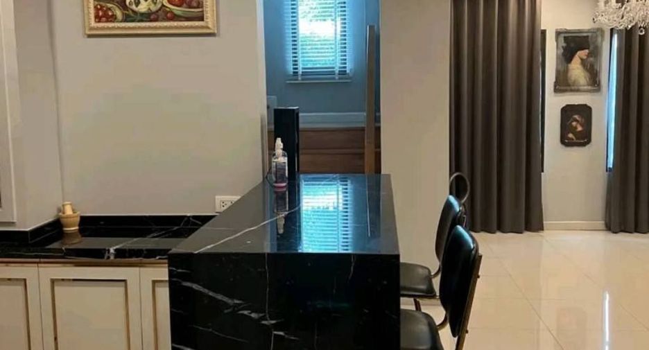 For sale 6 bedrooms house in Suan Luang, Bangkok
