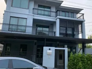 For sale 6 bedrooms house in Suan Luang, Bangkok