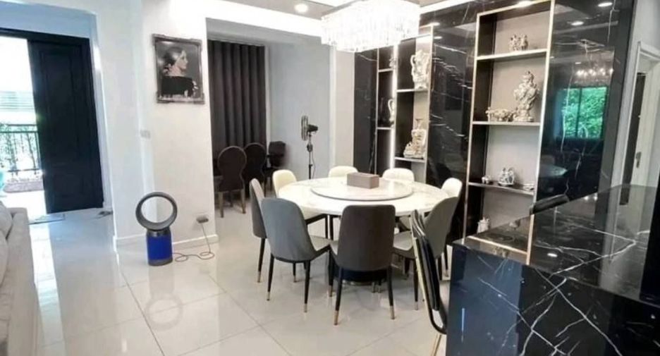 For sale 6 bedrooms house in Suan Luang, Bangkok