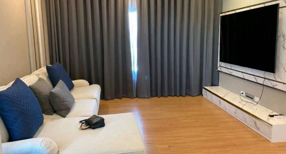 For sale 6 bedrooms house in Suan Luang, Bangkok