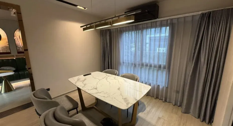 Casa en alquiler de 4 habitaciones en Bang Lamung, Chonburi
