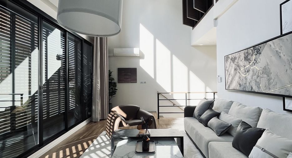 For sale 3 bedrooms townhouse in Wang Thonglang, Bangkok