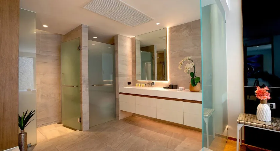 For rent 3 bedrooms condo in Kathu, Phuket