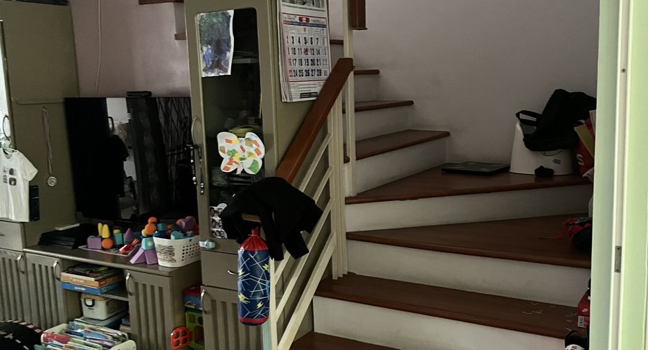 For rent and for sale 4 bedrooms townhouse in Mueang Nonthaburi, Nonthaburi
