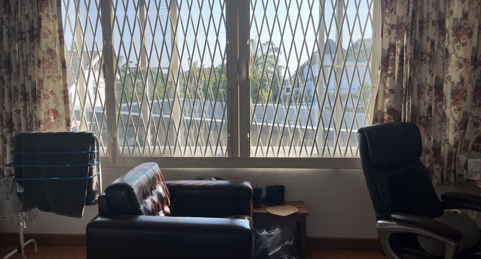 For rent and for sale 4 bedrooms townhouse in Mueang Nonthaburi, Nonthaburi