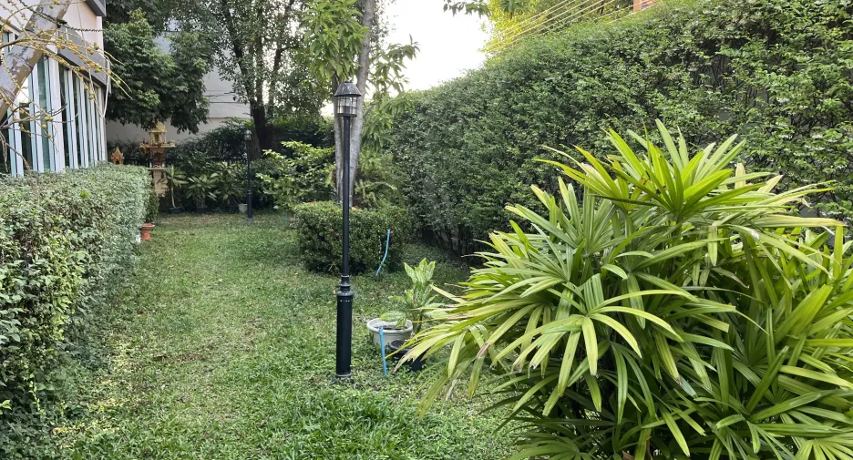 For rent and for sale 4 bedrooms townhouse in Mueang Nonthaburi, Nonthaburi