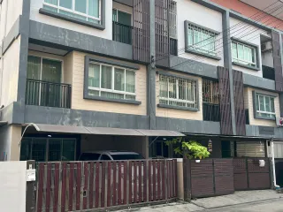 For sale and for rent 4 bedrooms townhouse in Mueang Nonthaburi, Nonthaburi