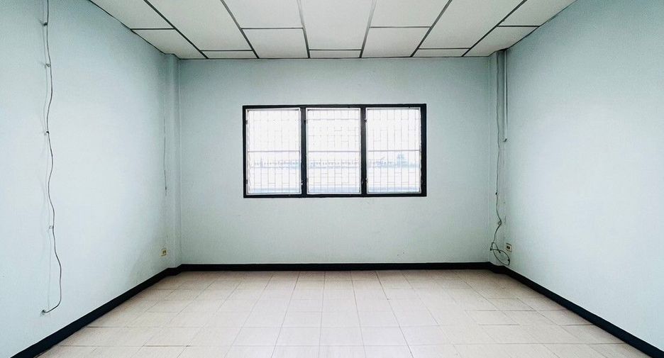 For sale 5 bedrooms townhouse in Min Buri, Bangkok
