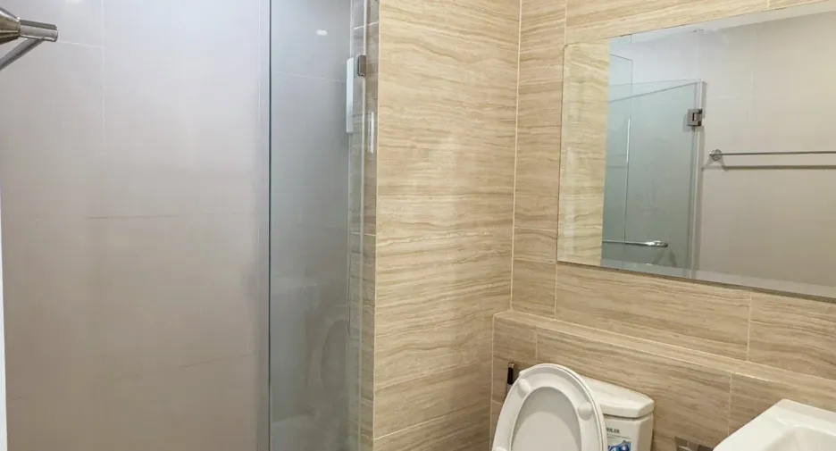 For sale 1 bed condo in Mueang Samut Prakan, Samut Prakan