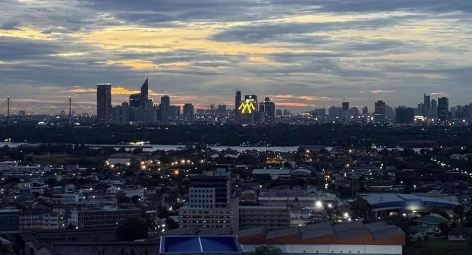 For sale 1 bed condo in Mueang Samut Prakan, Samut Prakan