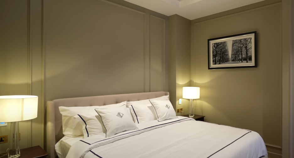 For sale 4 bedrooms house in Watthana, Bangkok