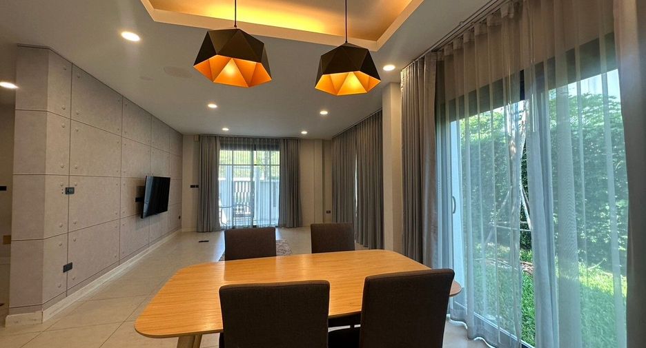 Casa en alquiler de 3 habitaciones en Bang Lamung, Chonburi