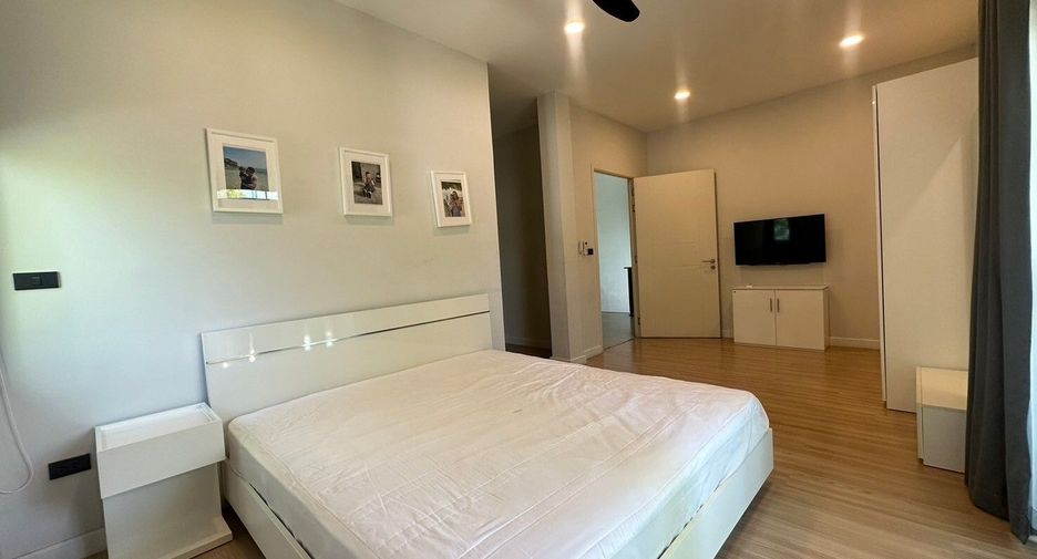 Casa en alquiler de 3 habitaciones en Bang Lamung, Chonburi