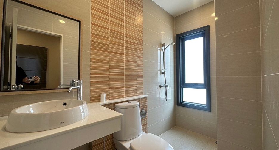 Casa en alquiler de 3 habitaciones en Bang Lamung, Chonburi